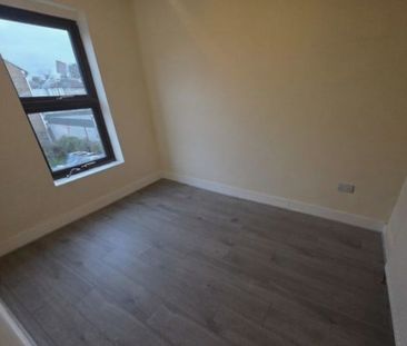 4 Bed Semi-Detached House, Grange Road, IG1 - Photo 6