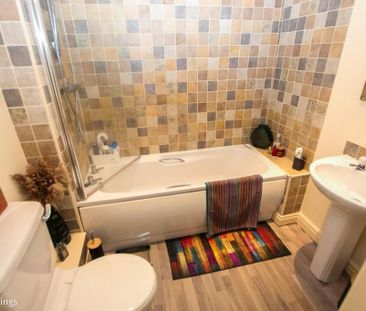 2 bedroom terraced house to rent - Photo 2