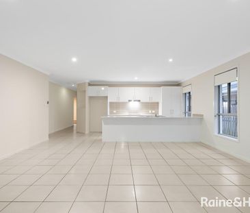 Beautifully Lanscaped Coomera Family Home - Photo 1