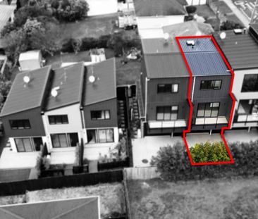 2 Bedroom + Office and internal access garage ! - Photo 2