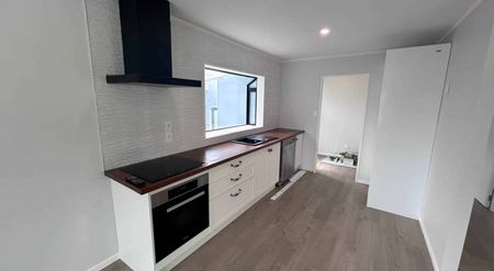 Newly Renovated Family Living - Photo 2