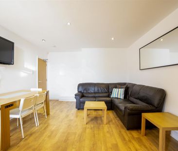 6 bed maisonette to rent in Grosvenor Road, Jesmond, NE2 - Photo 2