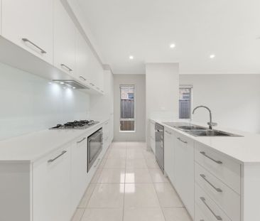 Stylish Family Home in Prime Williams Landing Location - Photo 4