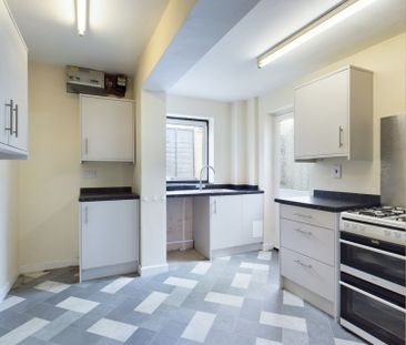 Storrington Place, Stonehouse, Gloucestershire, GL10 - Photo 6