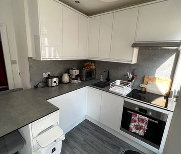 Studio Flat, Comeragh Road, W14 - Photo 6