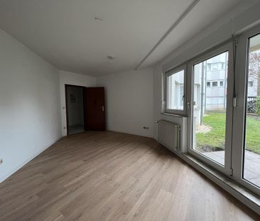 Mit Terrasse: Frisch renovierte und großzügige 1 Zimmer-Wohnung in ... - Photo 4