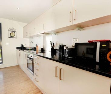 2 bedroom penthouse to rent - Photo 6