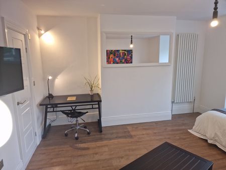 The Crescent - Photo 4