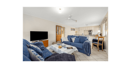 Freshly Updated Family Home Moments from the Redcliffe Waterfront - Photo 4