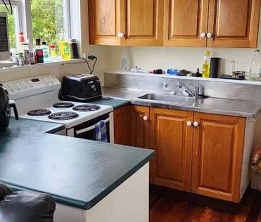 3 bedroom flat - Whiteware included - 2 Showers - Photo 2