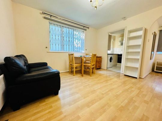 1 bedroom flat to rent - Photo 1