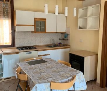 Camera in appartamento condiviso - Photo 3