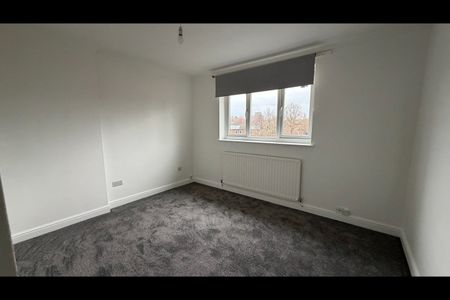 3 Bed Terraced House, Wetherlam Close, NG2 - Photo 3