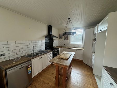 Federation Style Home - Photo 2