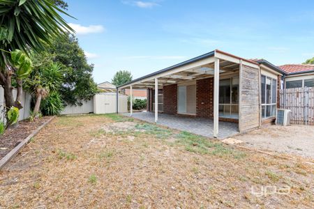 Family Home in Caroline Springs - Photo 4