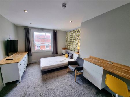 1 bedroom in a house share to rent - Photo 3