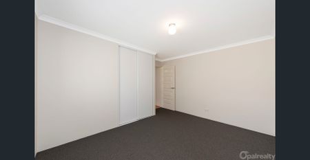 Triple garage & side access - Photo 4