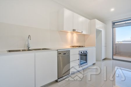 Fully furnished two bedroom apartment in Sydney's sought after location. 5 minutes walk to Redfern station. - Photo 2