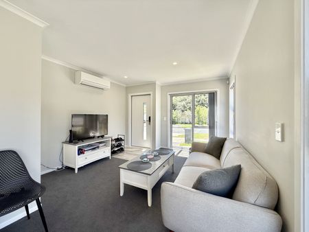 3 bedroom home in Lower Hutt - Photo 3