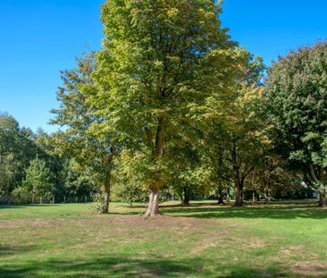 Neues Bad mit Wanne - Photo 1