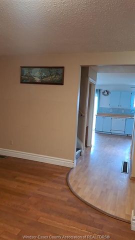 For Lease - 3098 ERINDALE Crescent, Windsor, Ontario - Photo 3