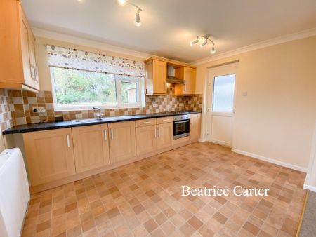 2 bedroom detached bungalow to rent - Photo 4