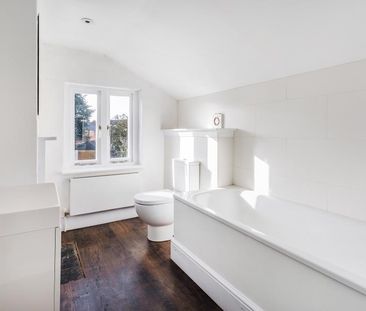 3 bedroom semi-detached house to rent - Photo 4