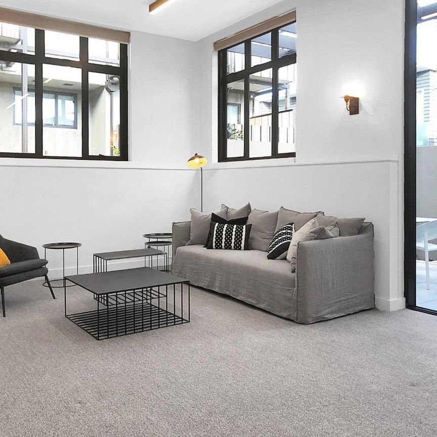 Furnished Bespoke Botanica Complex Apartment - Photo 1