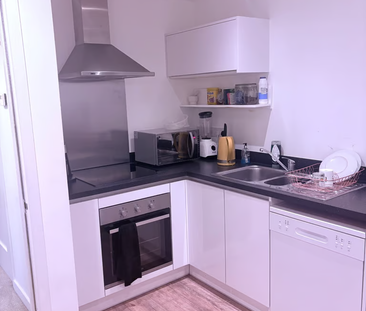 1 bedroom in a flat share to rent - Photo 5