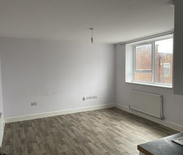 Queensway, Bletchley - Photo 4