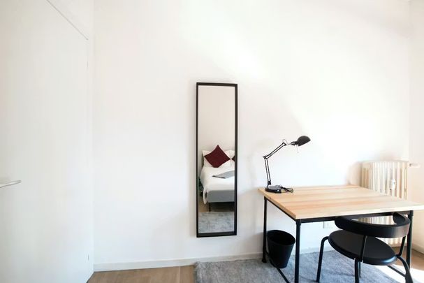 Via Privata Mauro Rota, Milan, Lombardy 20125 - Photo 1