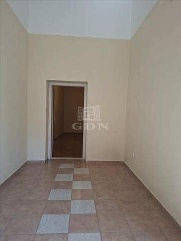 Kiadó átlagos állapotú lakás - Szeged - Fotó 5