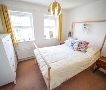 3 bedroom semi-detached house to rent - Photo 3