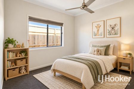 Spacious Family Home - Separate Living Areas - Spacious Yard - Photo 3