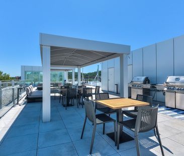 1250 Avenue Thérèse-Lavoie-Roux, Montréal, QC - Photo 1