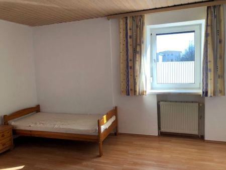 Große 3-Zimmerwohnung mit Einbauküche und großer Terrasse. - Photo 4