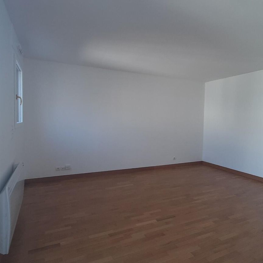 location Appartement T1 DE 31.2m² À ISSY LES MOULINEAUX - Photo 1