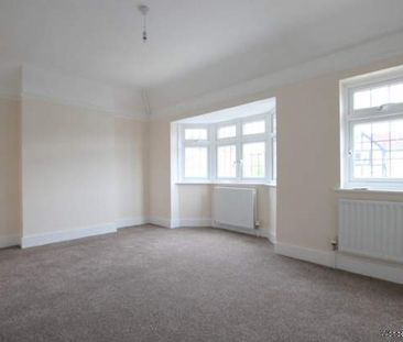 2 bedroom property to rent in Bushey - Photo 3