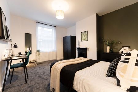 2 Bed Terraced House, Harold View, LS6 - Photo 4