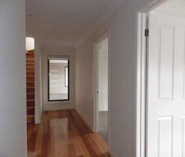 OPEN PLAN LIVING AT ITS FINEST - Photo 5