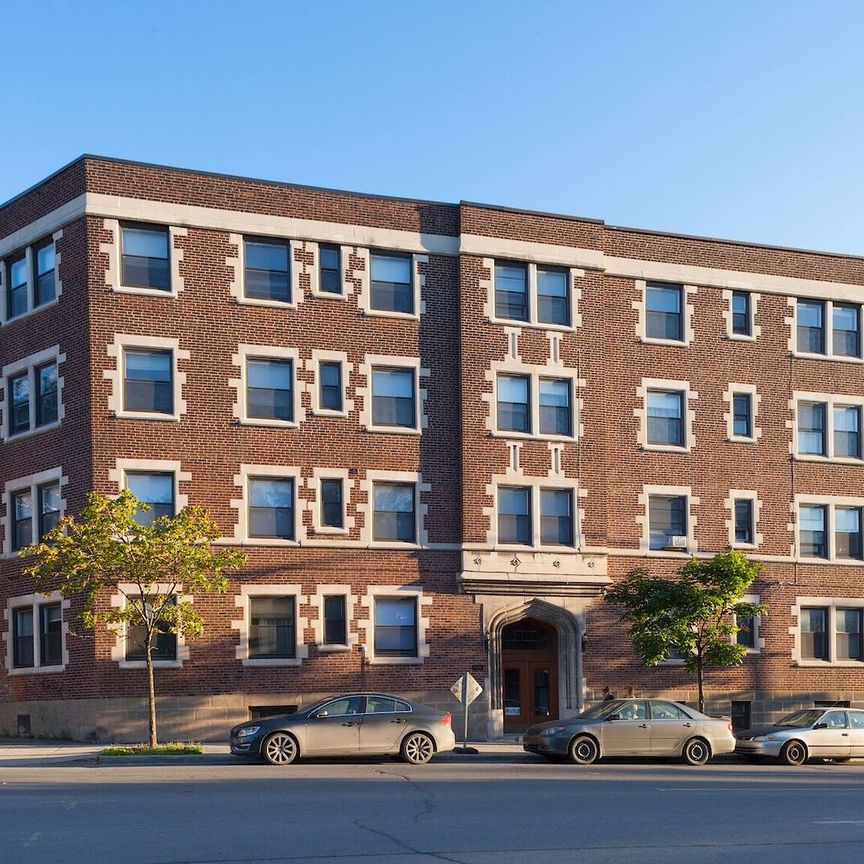 5530 Cote Saint-Luc Road - Photo 1