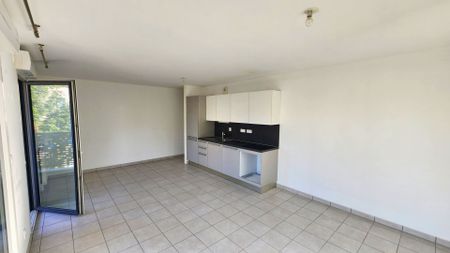 Location Appartement 3 pièces 72m² - Photo 3