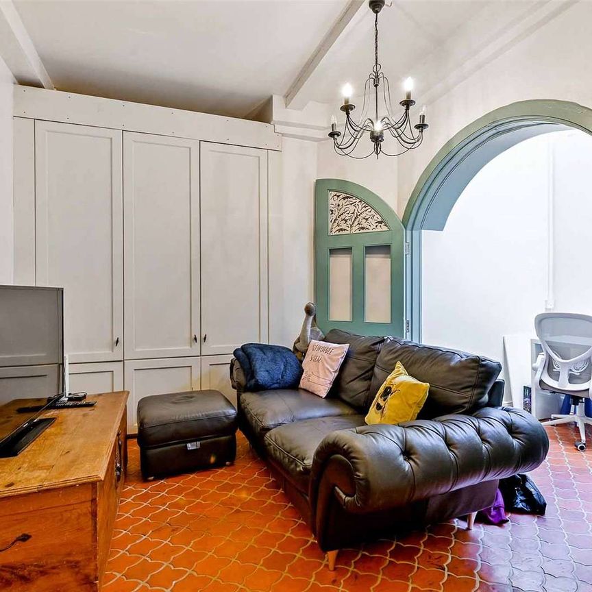 Nestled within glorious gardens and grounds, The Bellhouse is a townhouse wing of Hitcham House a remarkable Grade II listed Gothic Revival country home - Photo 1