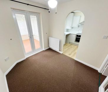 3 bedroom end of terrace house to rent - Photo 4