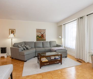 **BEAUTIFUL** 3 Bedroom Main Unit in St. Catharines!! - Photo 4