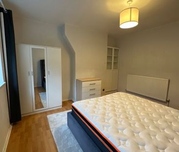 2 Bed Flat, Eastman House, SW4 - Photo 6