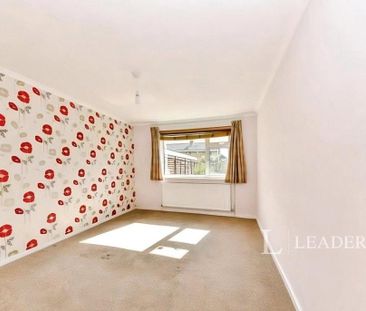 3 bedroom bungalow to rent - Photo 1