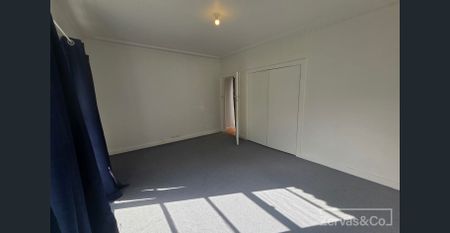 VERY CLOSE TO MONASH MEDI CENTRE & CLAYTON SHOPS - Photo 2