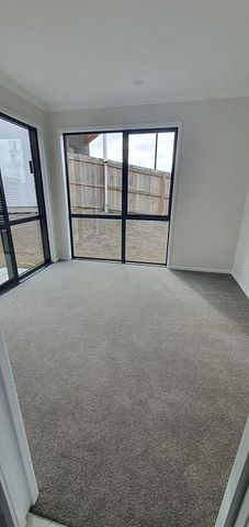 Little delight in Massey - Photo 2