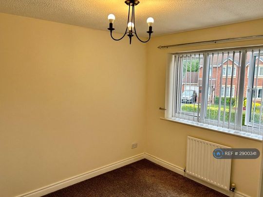3 bedroom semi-detached house to rent - Photo 1